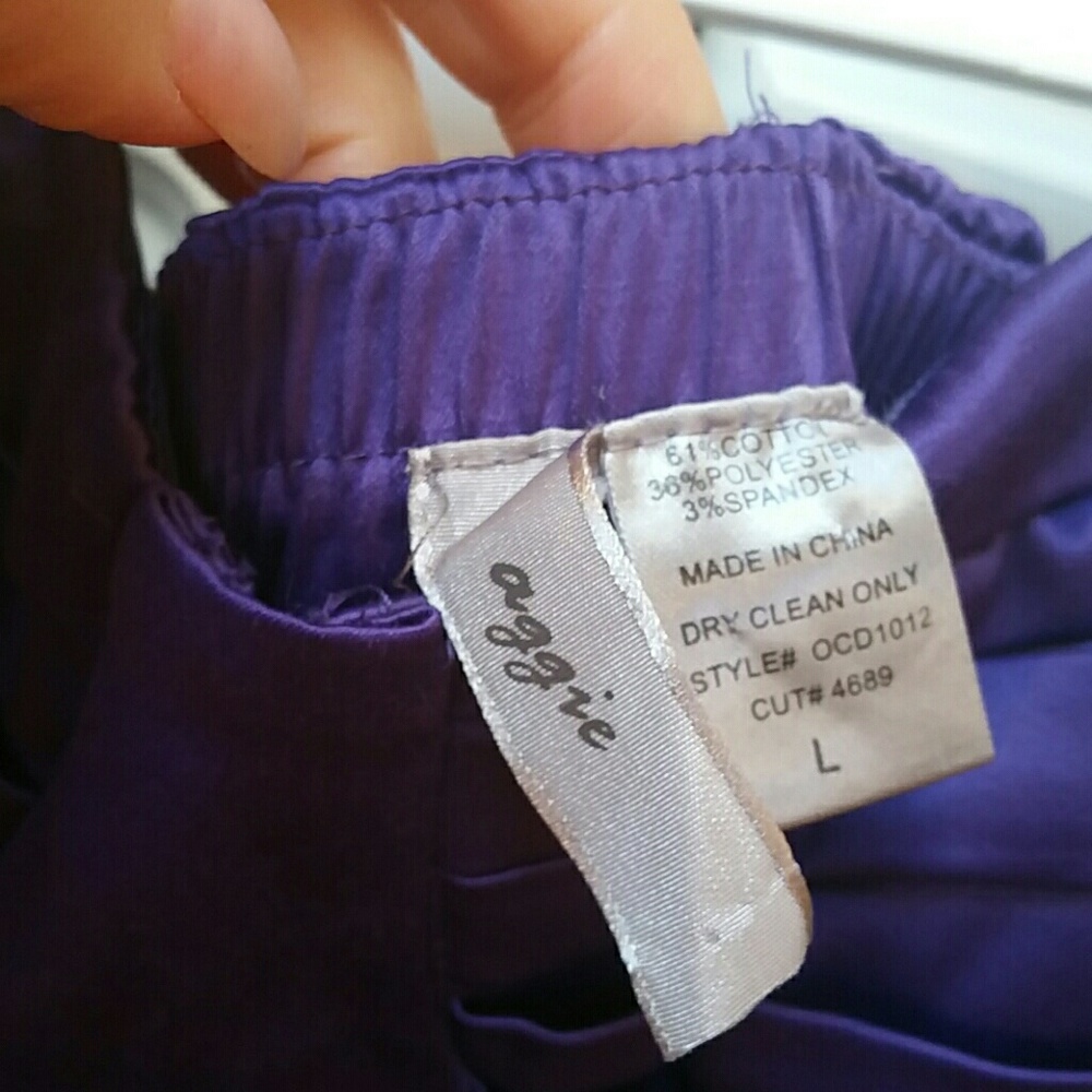 AGGIE STRAPLESS PURPLE DRESS. SIZE L - Picture 3 of 3
